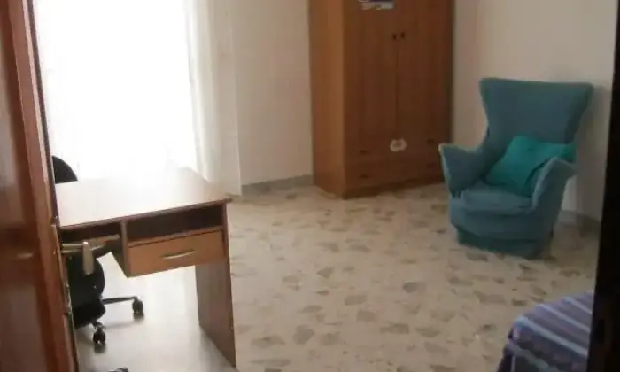Rexer-Bari-Stanza-singola-x-studentessa-o-lavoratrice-campus-CAMERA-DA-LETTO