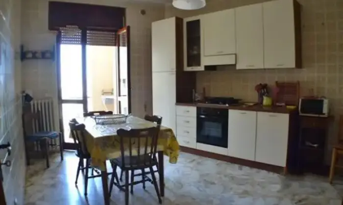 Rexer-Lecce-Intero-appartamento-arredato-a-studentessestudent-CUCINA