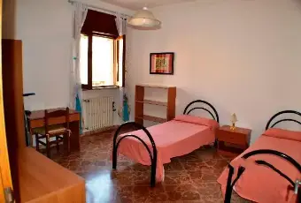 Rexer-Lecce-Intero-appartamento-arredato-a-studentessestudent-CAMERA-DA-LETTO
