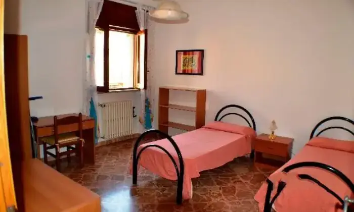 Rexer-Lecce-Intero-appartamento-arredato-a-studentessestudent-CAMERA-DA-LETTO