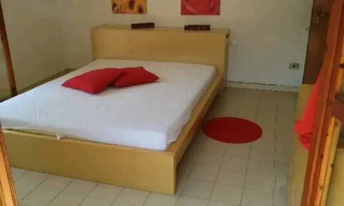 Rexer-Nettuno-Appartamento-Centralissimo-piano-Box-e-Cantina-CAMERA-DA-LETTO