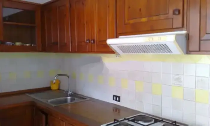 Rexer-Aggius-Affitto-di-monolocale-in-via-la-Luzzina-CUCINA