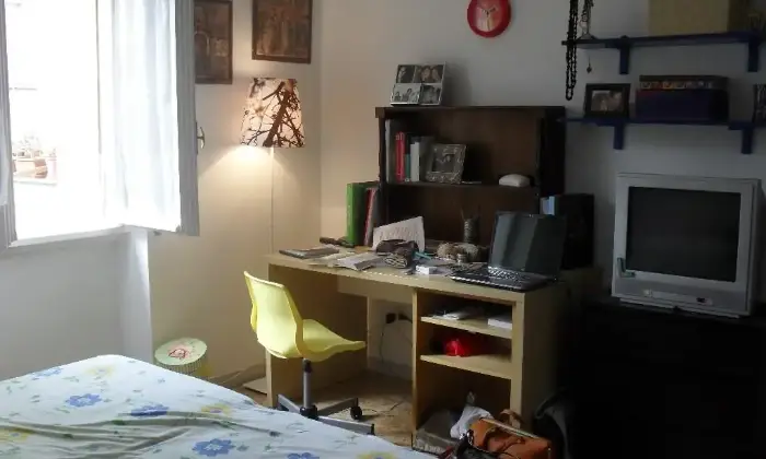 Rexer-Roma-Vicino-luiss-e-sapienza-stanza-luminosa-e-silenziosa-CAMERA-DA-LETTO