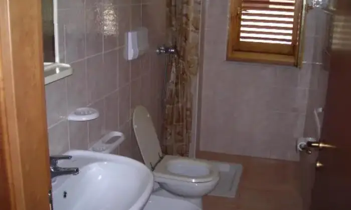 Rexer-Lipari-Lipari-Acquacalda-appartamento-BAGNO