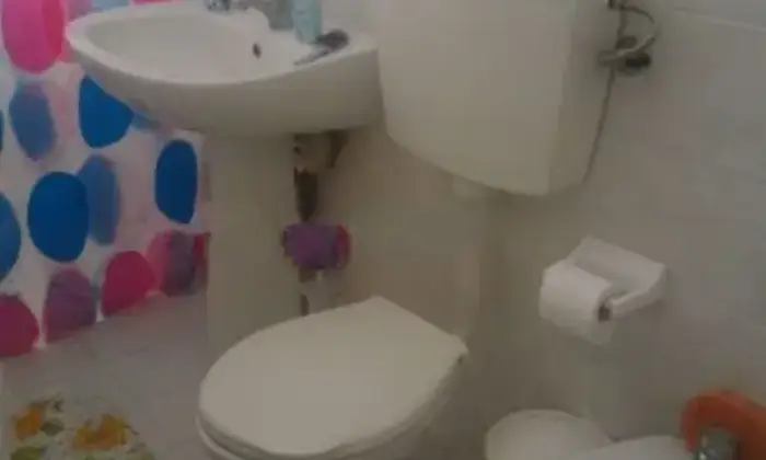 Rexer-Ragusa-Affitto-di-quadrilocale-in-via-della-Riviera-BAGNO