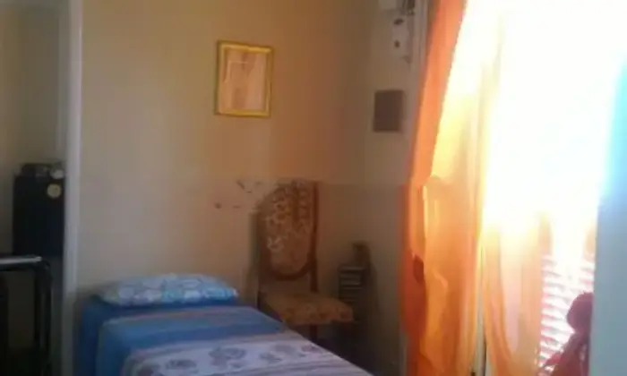 Rexer-Ragusa-Affitto-di-quadrilocale-in-via-della-Riviera-CAMERA-DA-LETTO