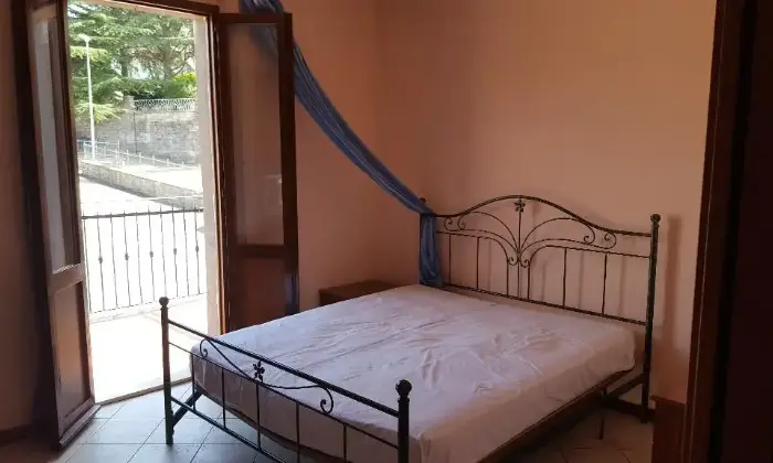 Rexer-Castiglione-dei-Pepoli-Trilocale-di-circa-metri-quadrati-arredato-con-terrazza-CAMERA-DA-LETTO