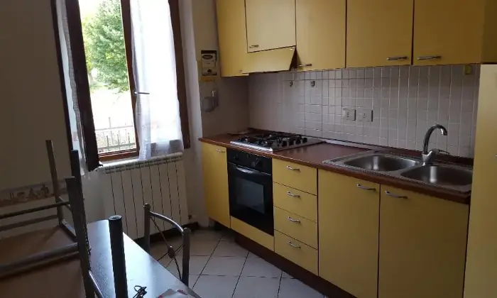 Rexer-Castiglione-dei-Pepoli-Trilocale-di-circa-metri-quadrati-arredato-con-terrazza-CUCINA
