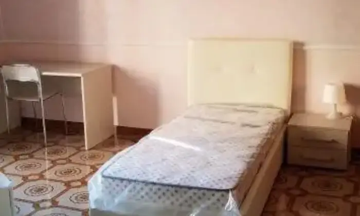 Rexer-Roma-Camera-doppia-due-posti-letto-euro-a-posto-letto-CAMERA-DA-LETTO