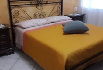 Rexer-Gaeta-Appartamento-mq-da-settembre-a-maggio-CAMERA-DA-LETTO