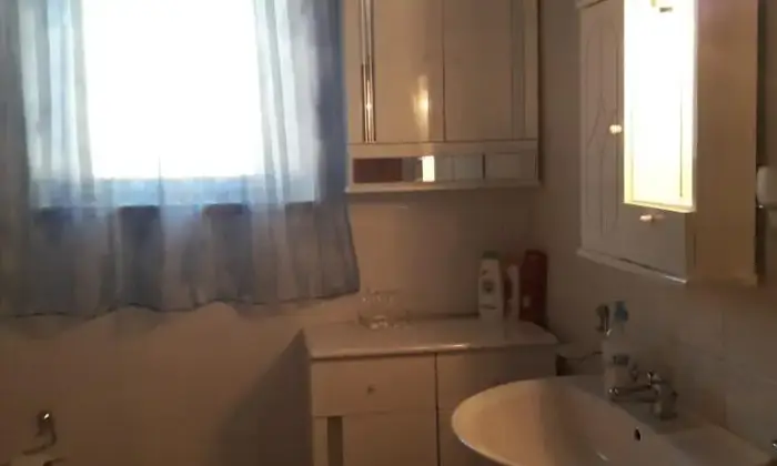 Rexer-Gaeta-Appartamento-mq-da-settembre-a-maggio-BAGNO