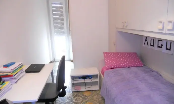 Rexer-Pescara-Stanze-singole-e-matrimoniali-doppie-per-studentesse-CAMERA-DA-LETTO