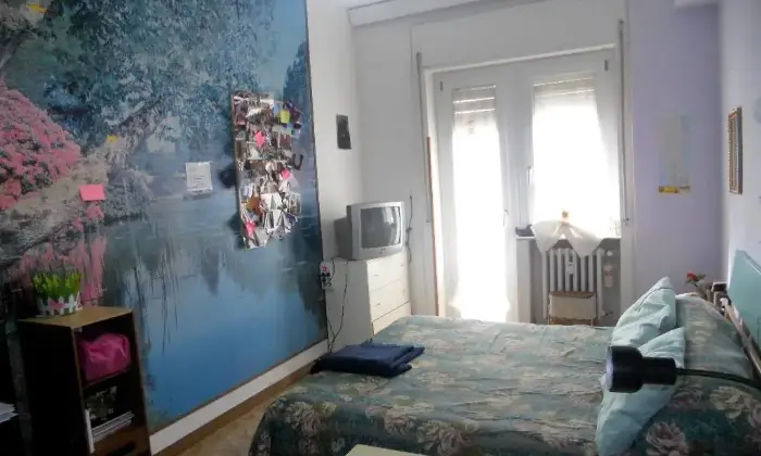 Rexer-Pescara-Stanze-singole-e-matrimoniali-doppie-per-studentesse-CAMERA-DA-LETTO