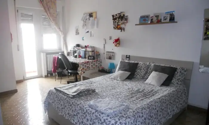 Rexer-Pescara-Stanze-singole-e-matrimoniali-doppie-per-studentesse-CAMERA-DA-LETTO