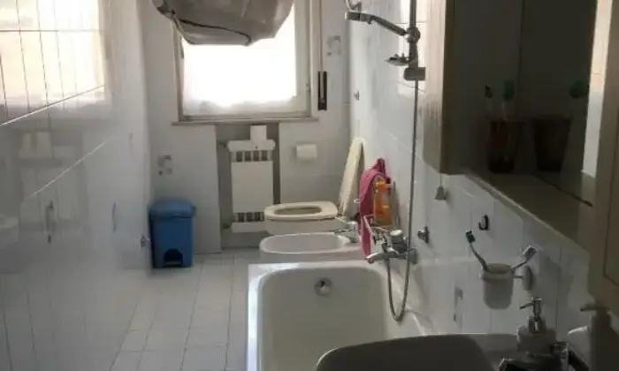 Rexer-Pescara-Stanza-per-studentessa-BAGNO