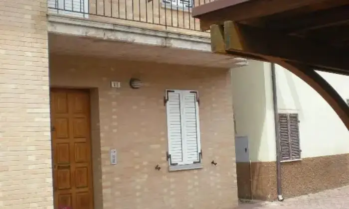 Rexer-Macerata-Posti-letto-studentesse-ALTRO