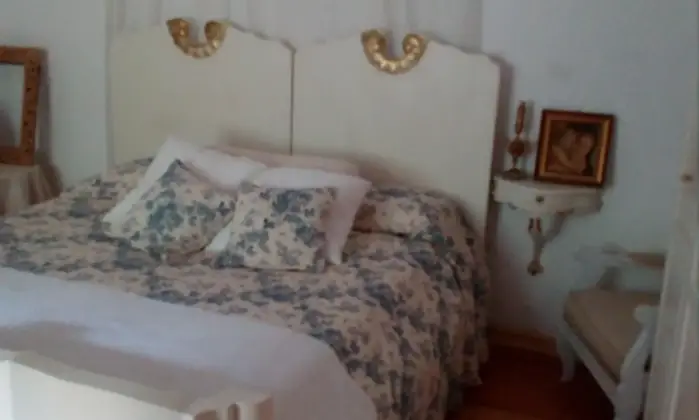 Rexer-Moneglia-Villa-depoca-ristrutturato-a-Roverano-Alta-CAMERA-DA-LETTO