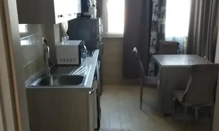 Rexer-Pisa-Camera-con-bagno-privato-Piazza-Guerrazzi-CUCINA