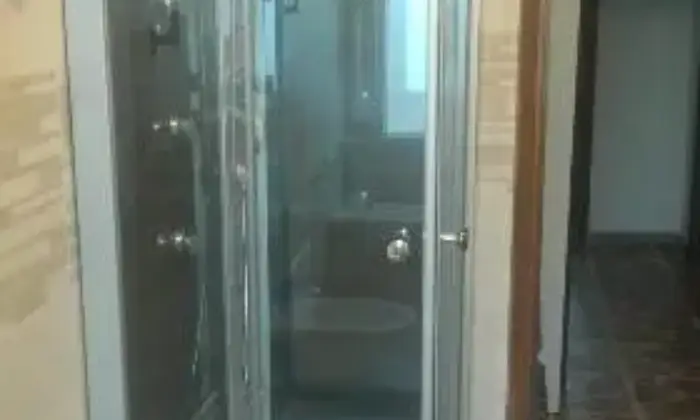 Rexer-Sassari-Stanza-in-affitto-BAGNO