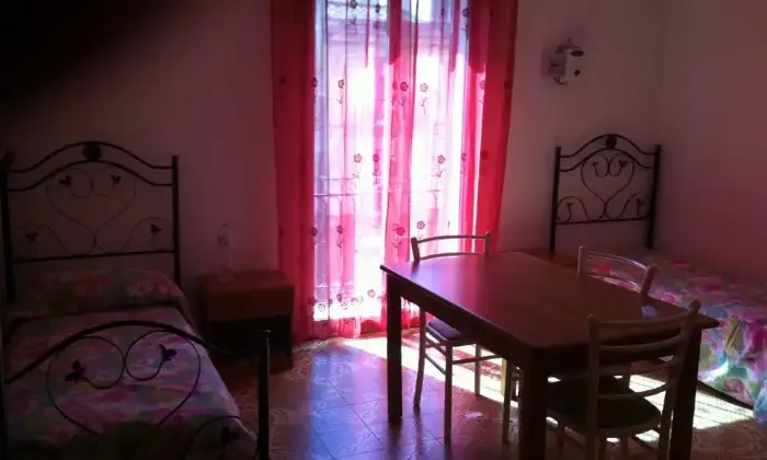 Rexer-Palermo-Stanza-Doppia-in-Corso-Tukory-CAMERA-DA-LETTO