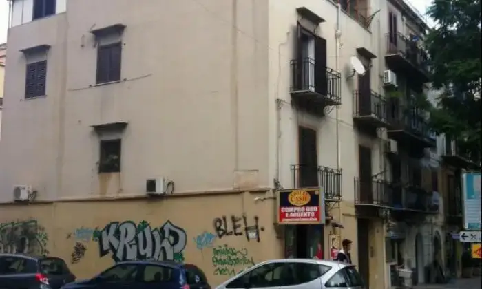 Rexer-Palermo-Stanza-Doppia-in-Corso-Tukory-ALTRO