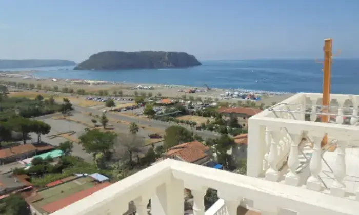 Rexer-Praia-a-MAre-Affittasi-periodo-estivo-TERRAZZO