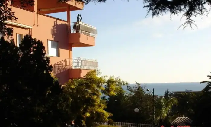 Rexer-Sanremo-LUSSUOSO-QUADRILOCALE-IN-RESIDENCE-VISTA-MARE-ALTRO