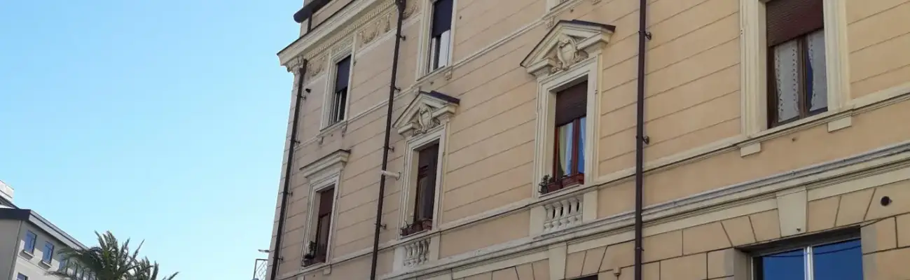 Rexer-Catanzaro-APPARTAMENTO-RISTRUTTURATO-AL-CENTRO-SALONE