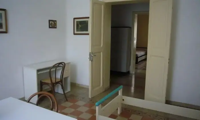 Rexer-Macerata-Appartamento-per-studentesse-zona-stazione-CAMERA-DA-LETTO