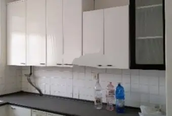 Rexer-Bronte-Appartamento-su-due-piani-in-affitto-in-piazza-Spedalieri-CUCINA