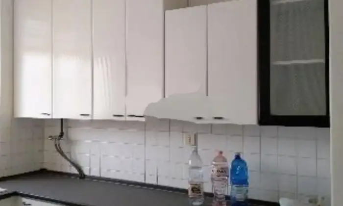 Rexer-Bronte-Appartamento-su-due-piani-in-affitto-in-piazza-Spedalieri-CUCINA