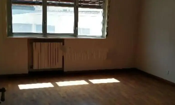 Rexer-Bronte-Appartamento-su-due-piani-in-affitto-in-piazza-Spedalieri-CAMERA-DA-LETTO