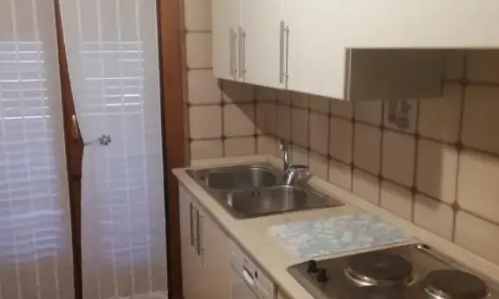 Rexer-Udine-APPARTAMENTO-PER-STUDENTI-CUCINA