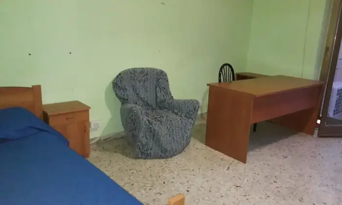 Rexer-Catania-Camera-maschile-rapisardi-con-posto-auto-CAMERA-DA-LETTO