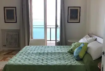 Rexer-Taranto-Attico-ammobiliato-vista-due-mari-CAMERA-DA-LETTO