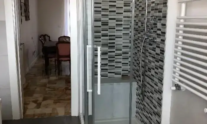 Rexer-Taranto-Attico-ammobiliato-vista-due-mari-BAGNO
