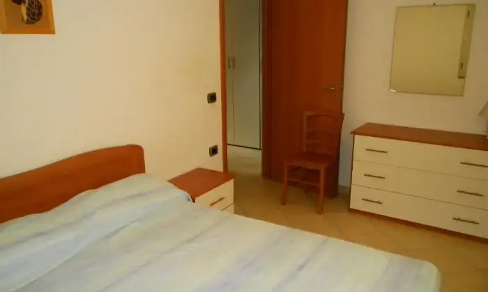 Rexer-Lamezia-Terme-Grazioso-Appartamento-Lamezia-Terme-CAMERA-DA-LETTO