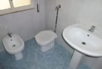 Rexer-Marsala-Affittasi-a-Marsala-Centro-Appartamento-ampio-con-garage-BAGNO