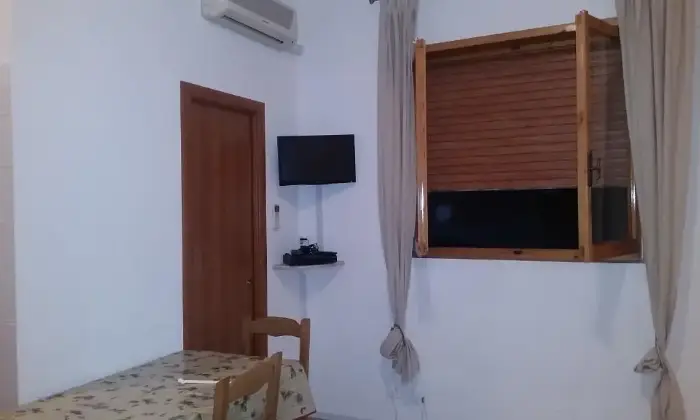 Rexer-Gaeta-Bilocale-per-studenti-settembre-giugno-SALONE