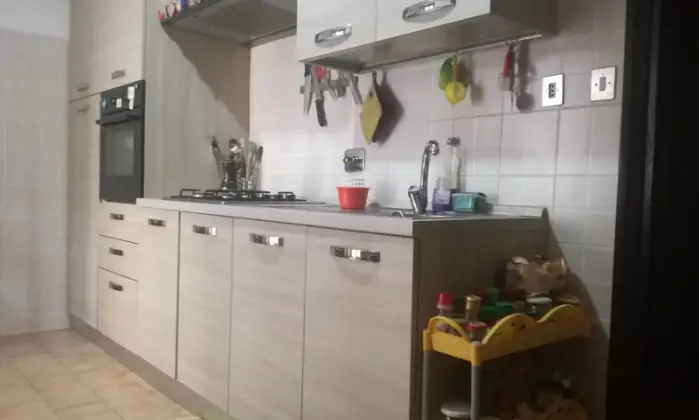 Rexer-Roma-Affittasi-ampia-stanza-singola-CUCINA