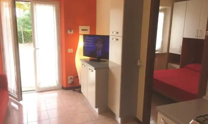 Rexer-Appignano-APPARTAMENTI-NUOVI-e-ARREDATI-con-PARCHEGGIO-e-GIARDINO-SALONE