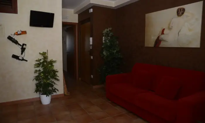 Rexer-policoro-Villetta-elegante-con-Veranda-affaccio-piscina-SALONE