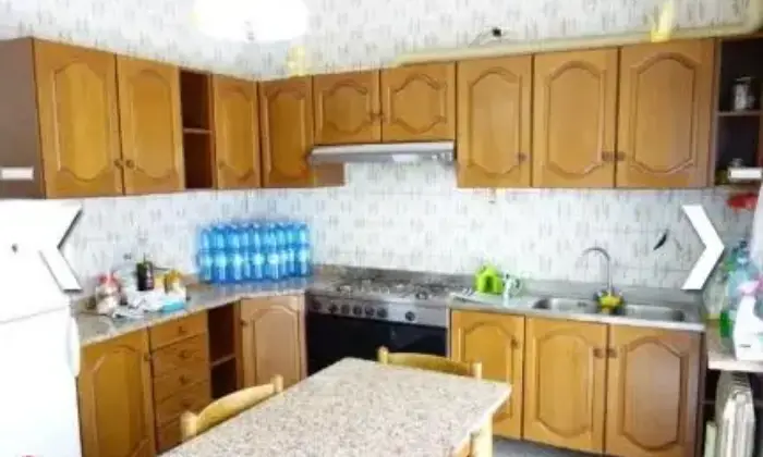 Rexer-Rende-Appartamento-ampio-e-luminoso-CUCINA