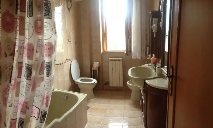 Rexer-Tivoli-Appartamento-o-stanze-per-studenti-BAGNO