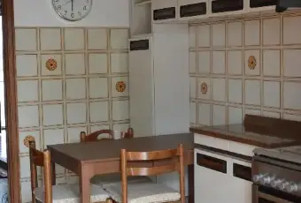 Rexer-Novara-Appartamento-doppi-servizi-x-studenti-CUCINA