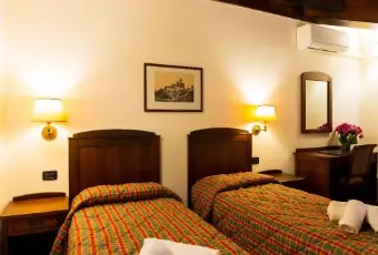 Rexer-Capannoli-Appartamento-in-campagna-senza-utenze-primarie-CAMERA-DA-LETTO