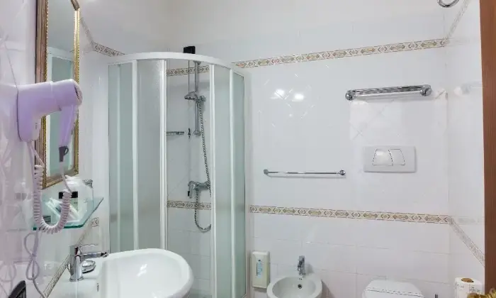 Rexer-Capannoli-Appartamento-in-campagna-senza-utenze-primarie-BAGNO