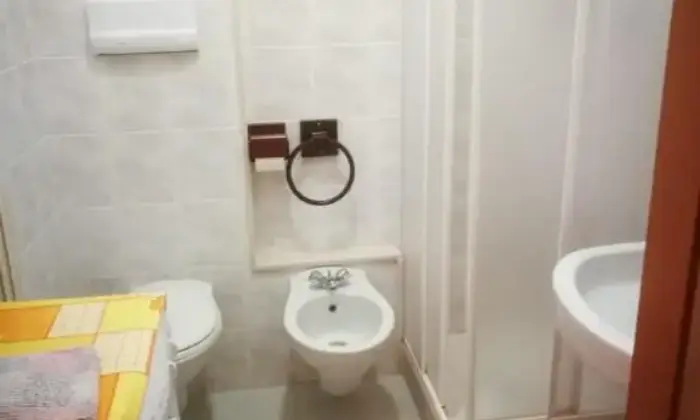 Rexer-San-Giovanni-Rotondo-Posto-al-piano-terra-ingresso-indipendente-BAGNO