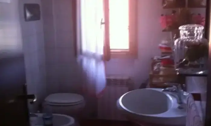 Rexer-Roma-Appartamento-zona-capannelle-BAGNO