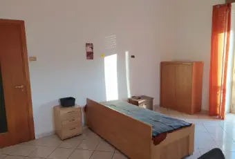 Rexer-Napoli-Camera-spaziosa-Internet-Fibra-WiFi-arredata-balconi-per-studentessa-CAMERA-DA-LETTO